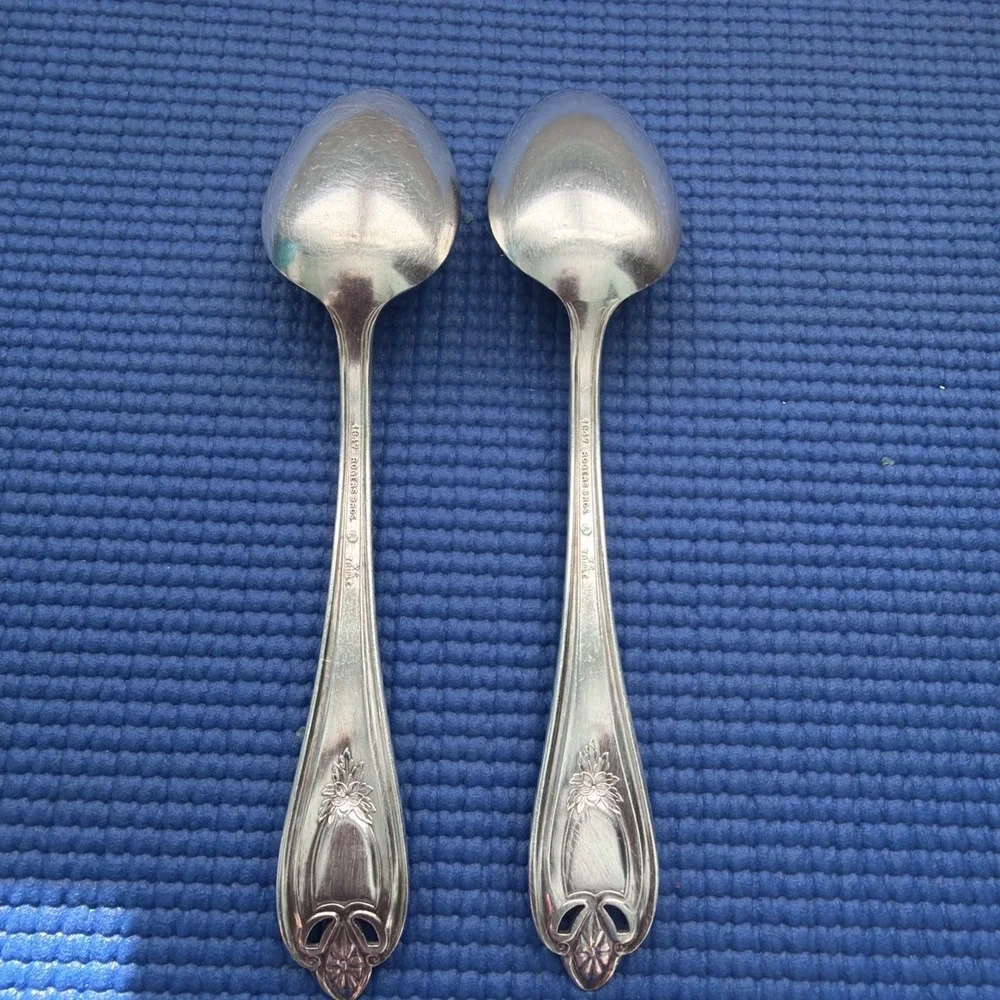 1847 Rogers Bros Old Colony Silverplate XS Triple spoons 7